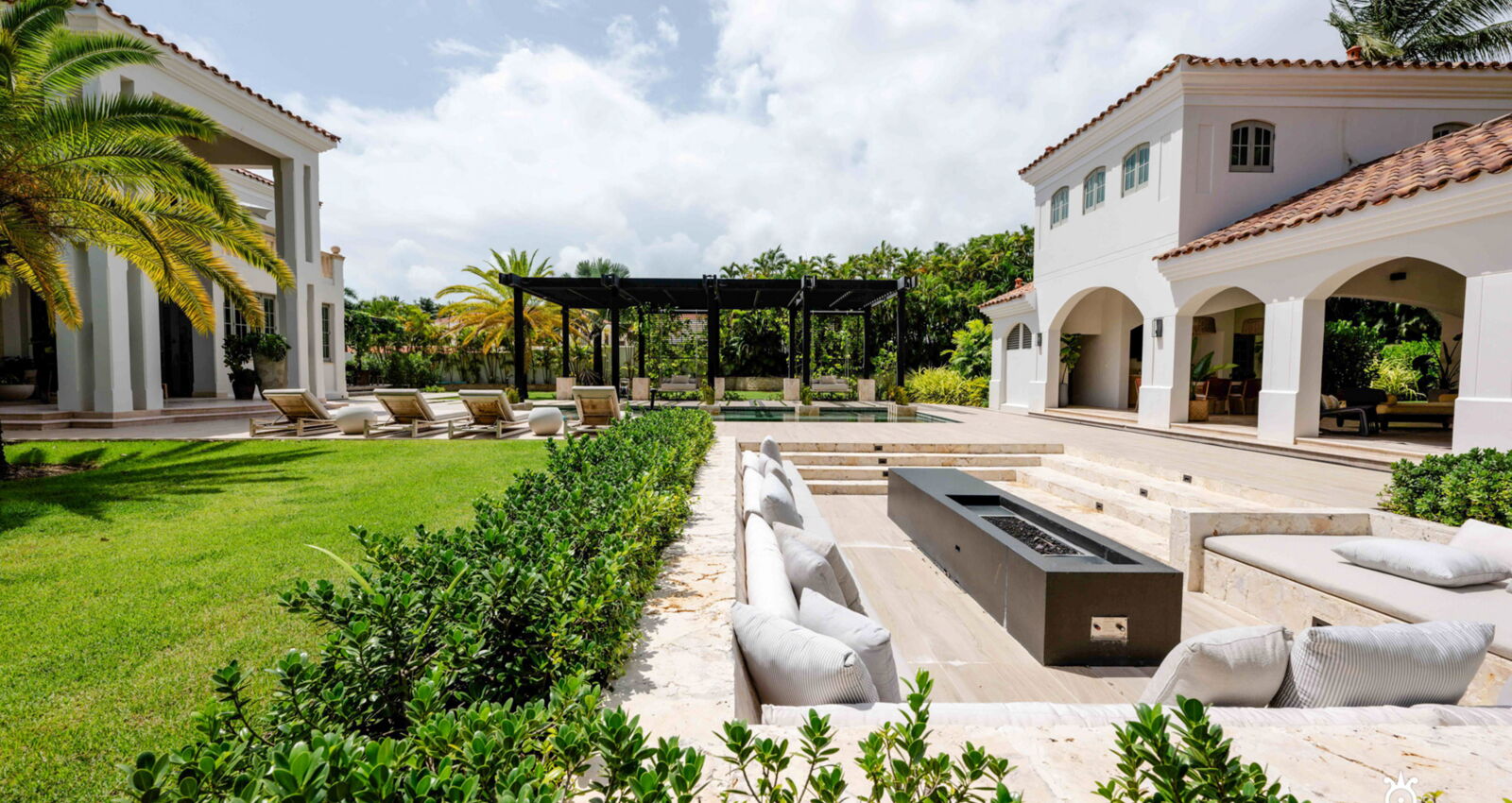 Outdoor Firepit Estate in Puerto Rico